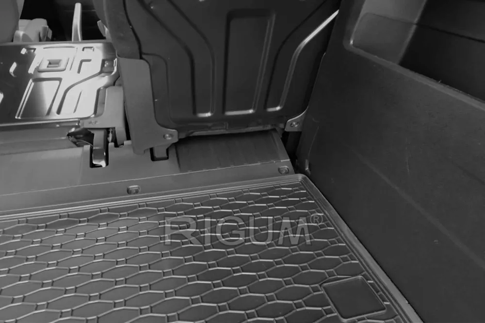 Covoraș de cauciuc Rigum pentru Citroen Berlingo, Peugeot Rifter, Opel Combo, Toyota Proace City L2 - 5 locuri