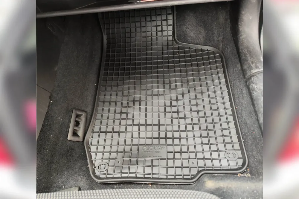 Covorașe din cauciuc Rigum pentru VW Golf IV (1998-2003)