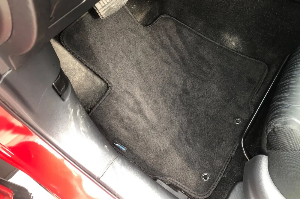 Moketni stelki Petex pentru Mitsubishi Eclipse Cross (2018+) Stil, 4 părți, niello